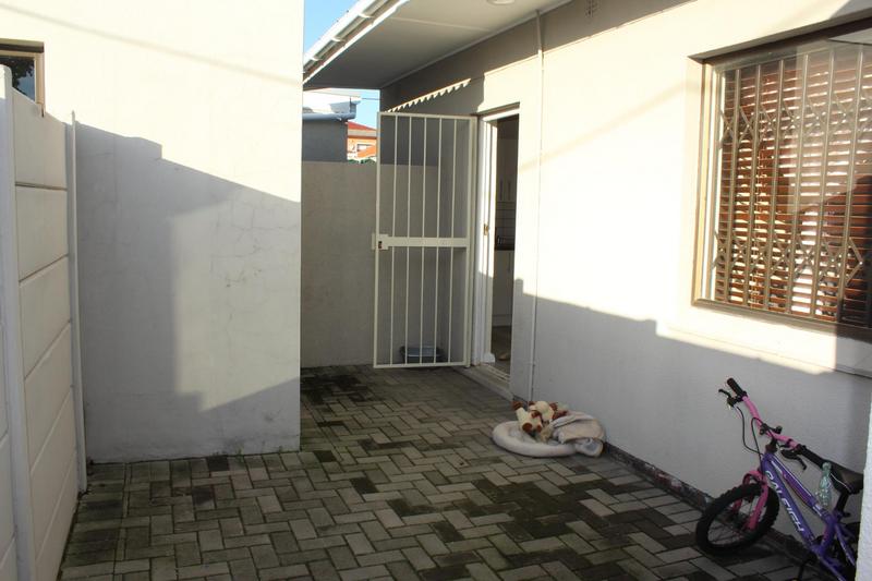 2 Bedroom Property for Sale in Churchill Estate Western Cape